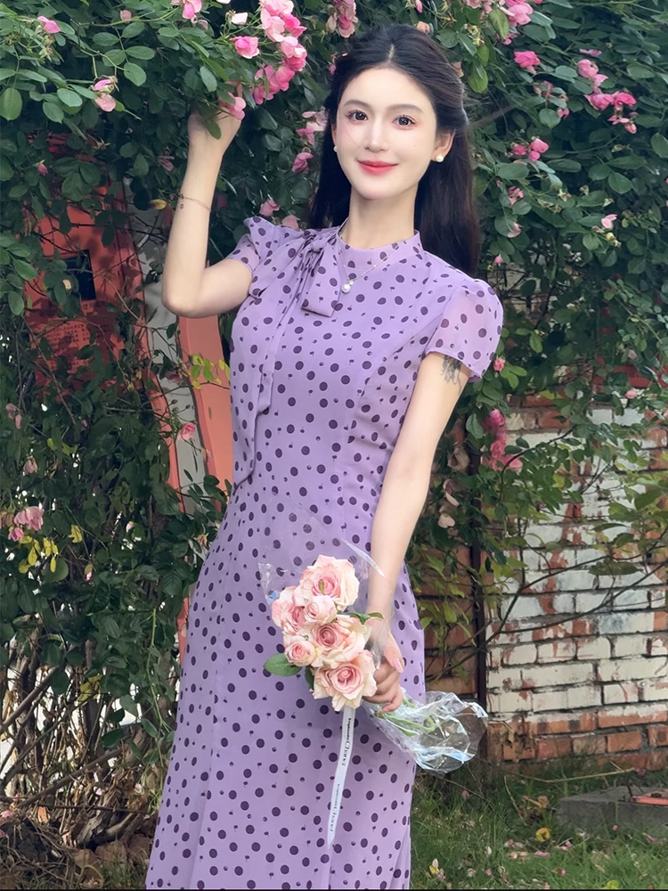 紫色波點連衣裙