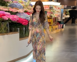 五彩流光連衣裙